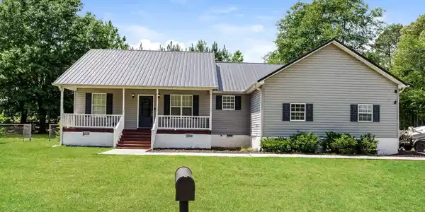 20 LEACH DRIVE