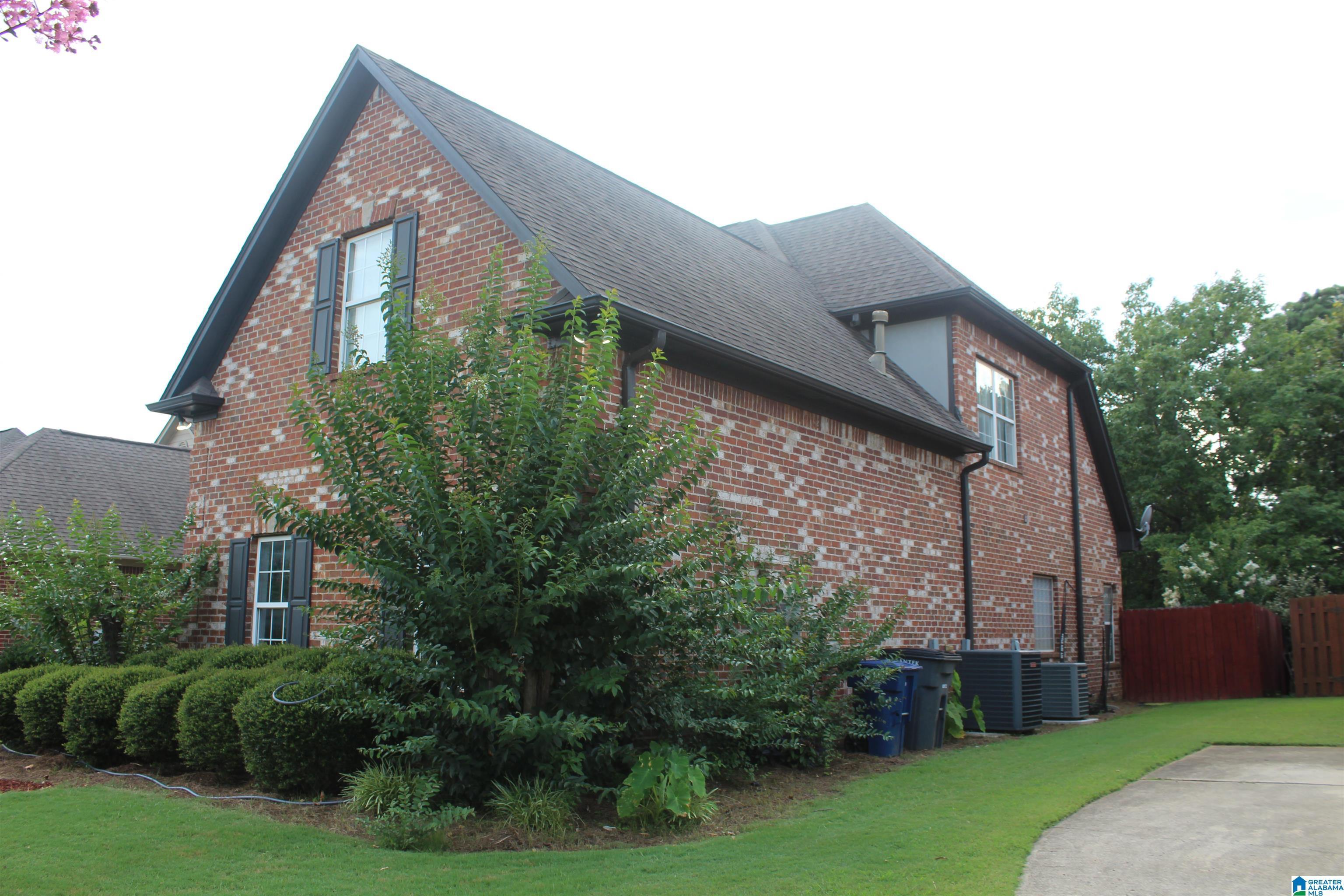 Image 3: Side Of Structure