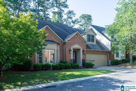 6 THE OAKS CIRCLE