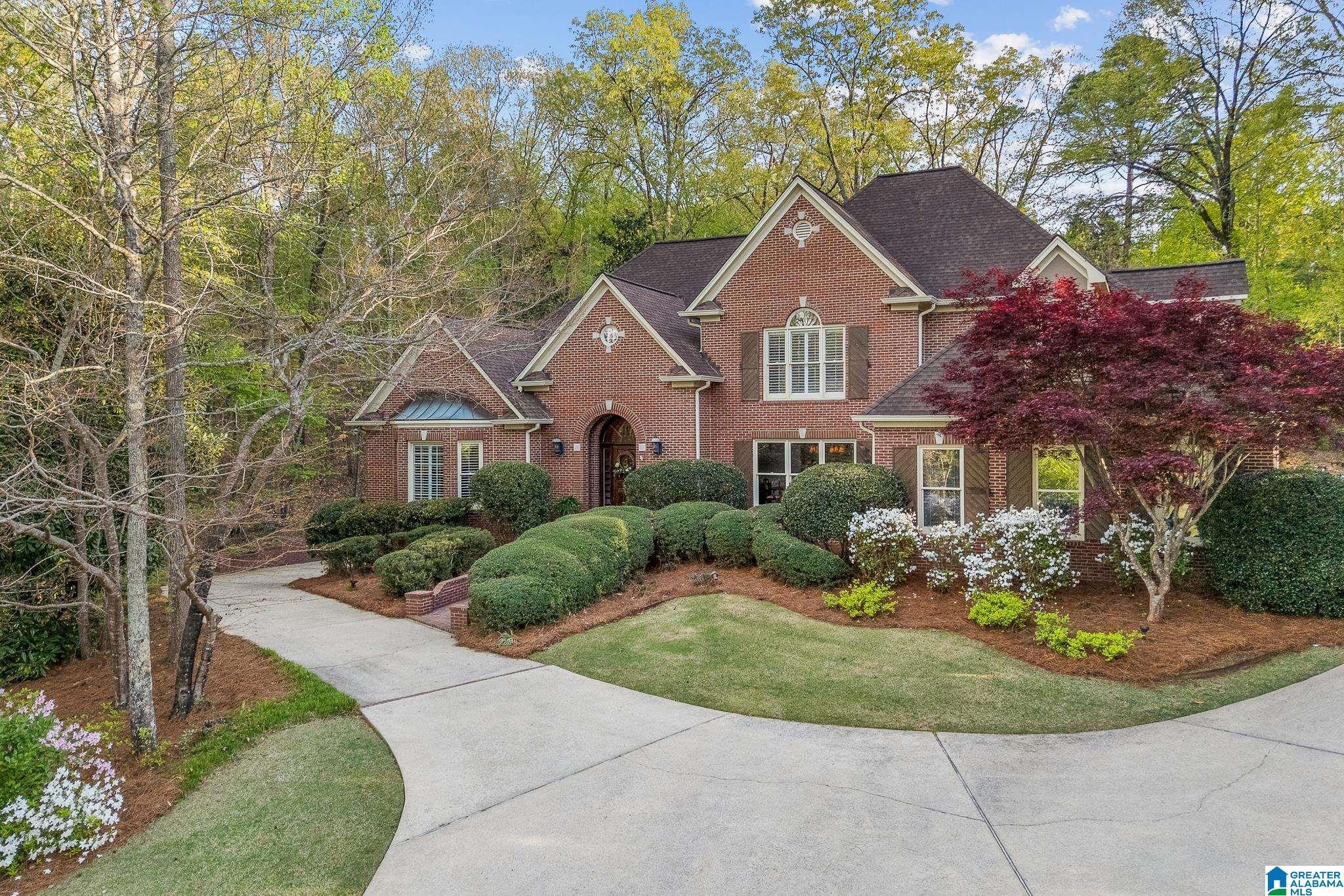 Image 4: Front Of Structure