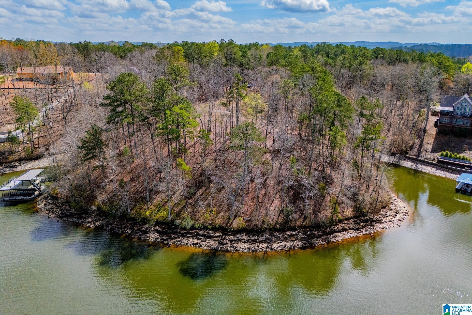 Image 3: LARGE PROTECTED COVE
