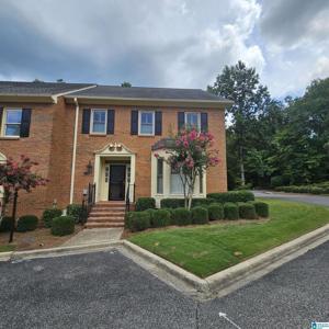 33 THE OAKS CIRCLE