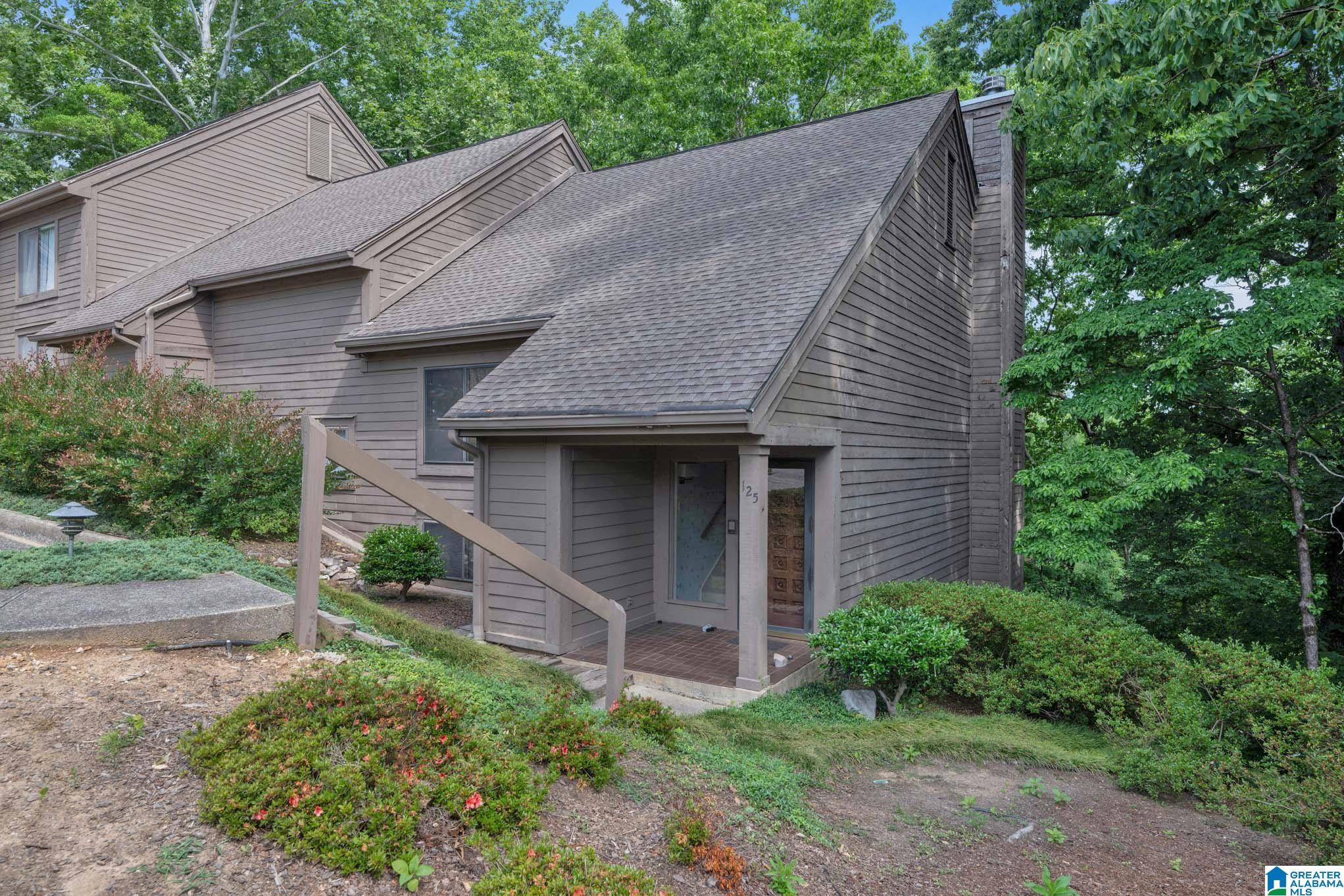 Image 3: Side Of Structure