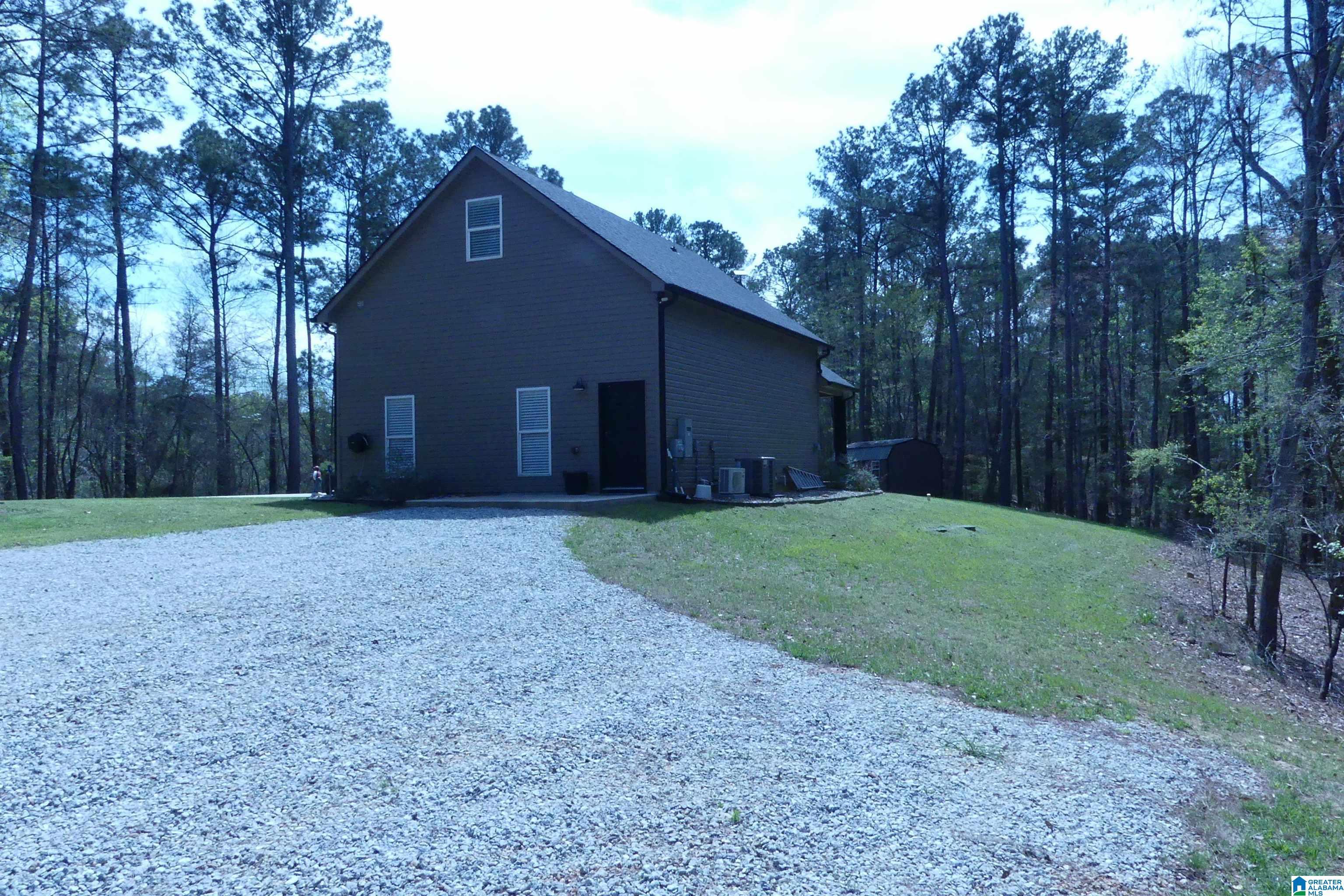 Image 4: PLENTY OF PARKING