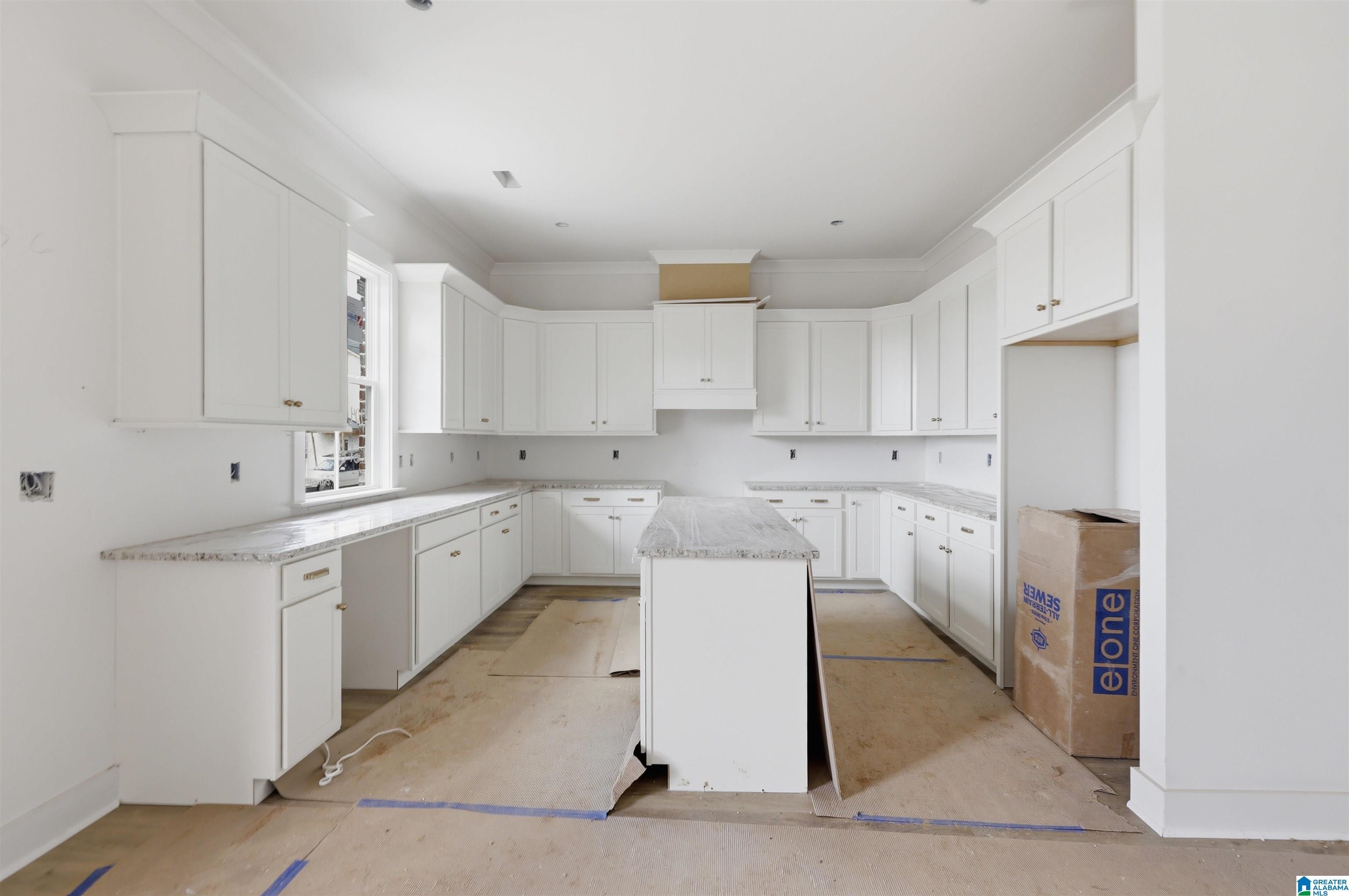 Image 2: Kitchen