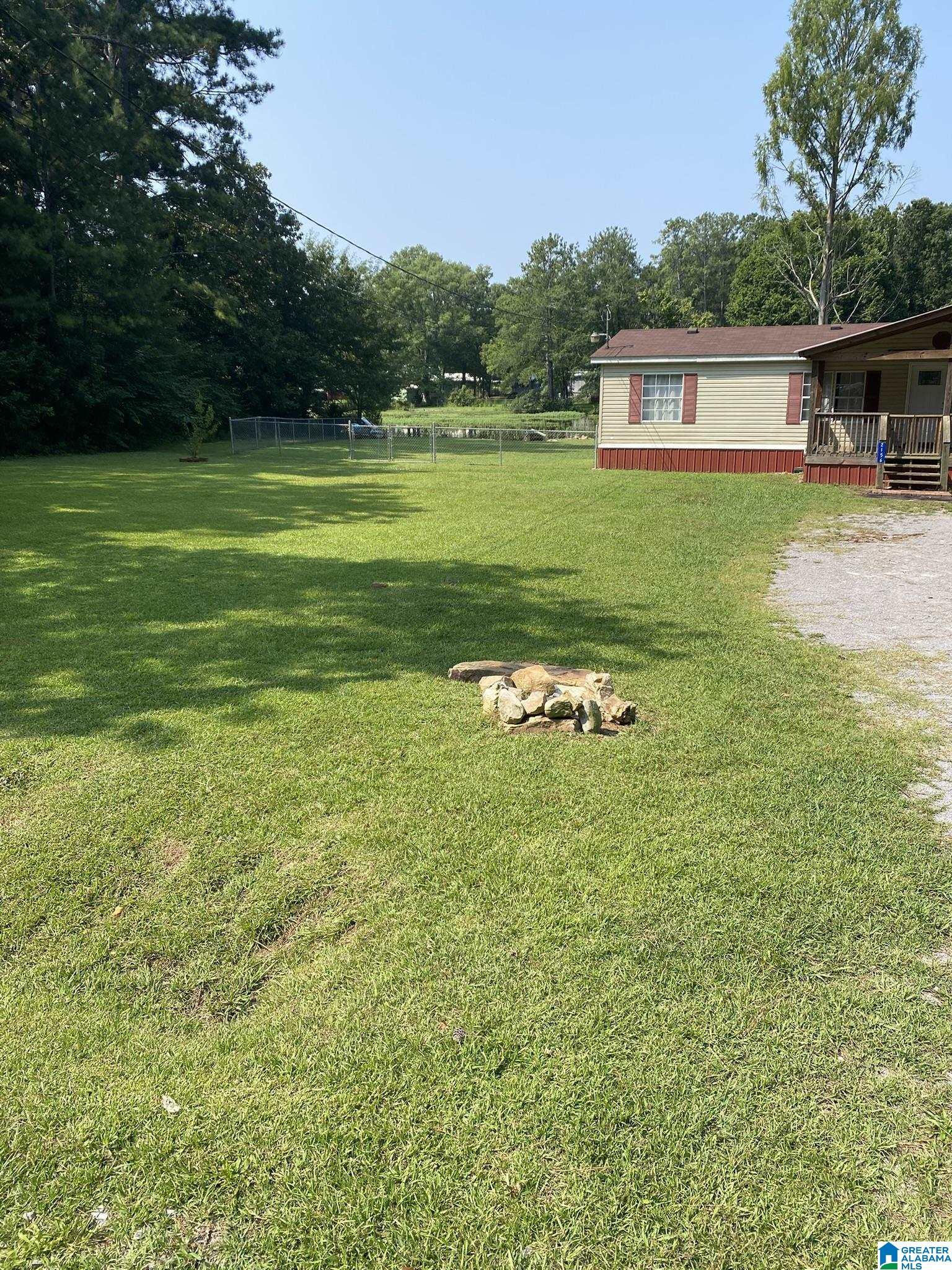 Image 3: Yard