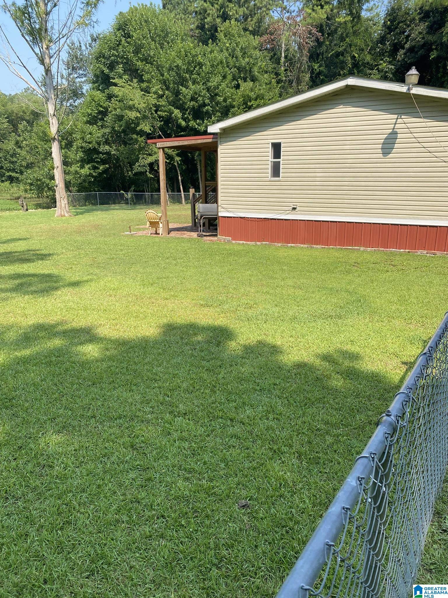 Image 4: Yard