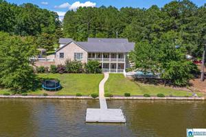 1231 WRIGHT WAY DR