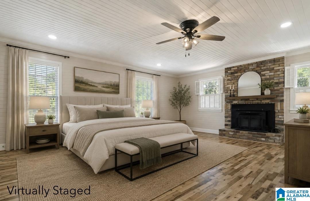 Image 4: Bedroom
