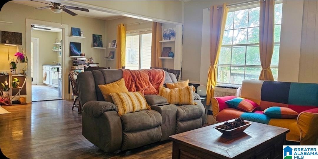 Image 2: Living Room