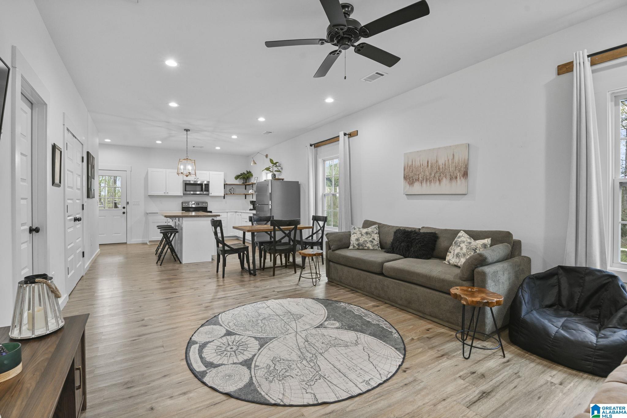Image 2: Living Room