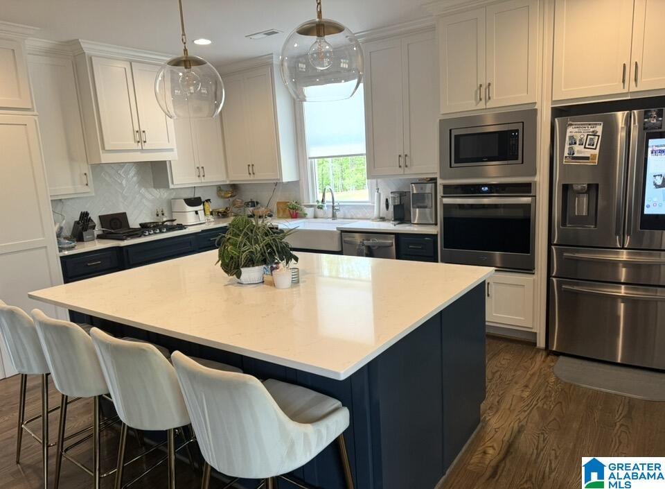 Image 3: Kitchen