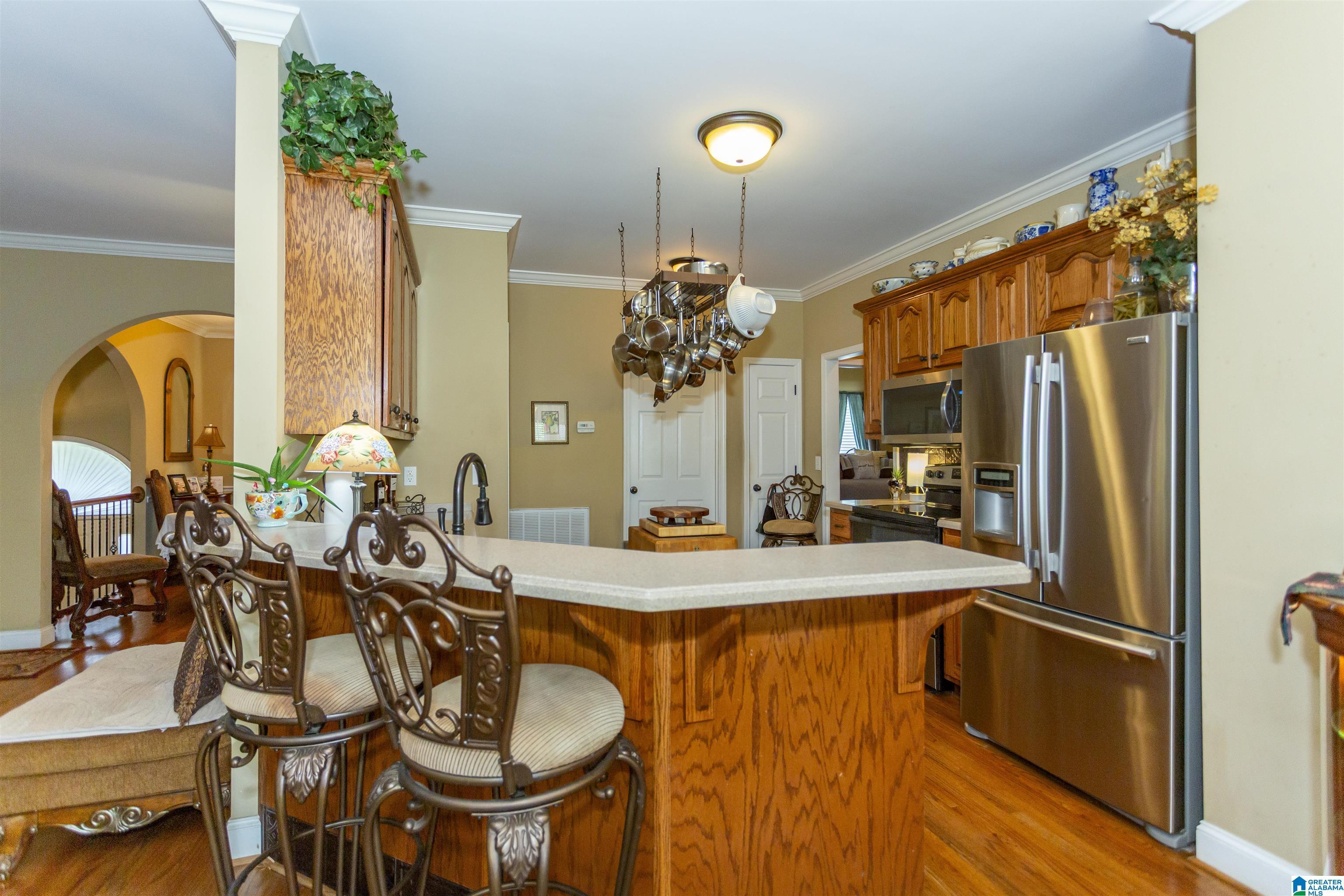 Image 4: Kitchen