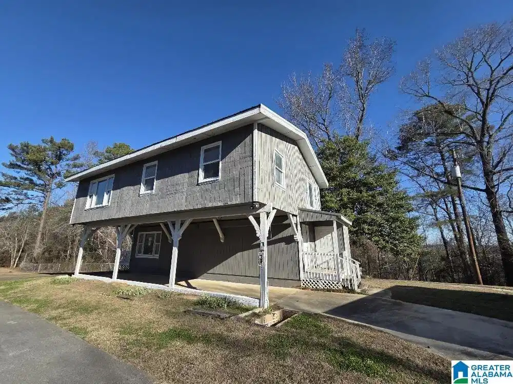 Image 1: Guest House