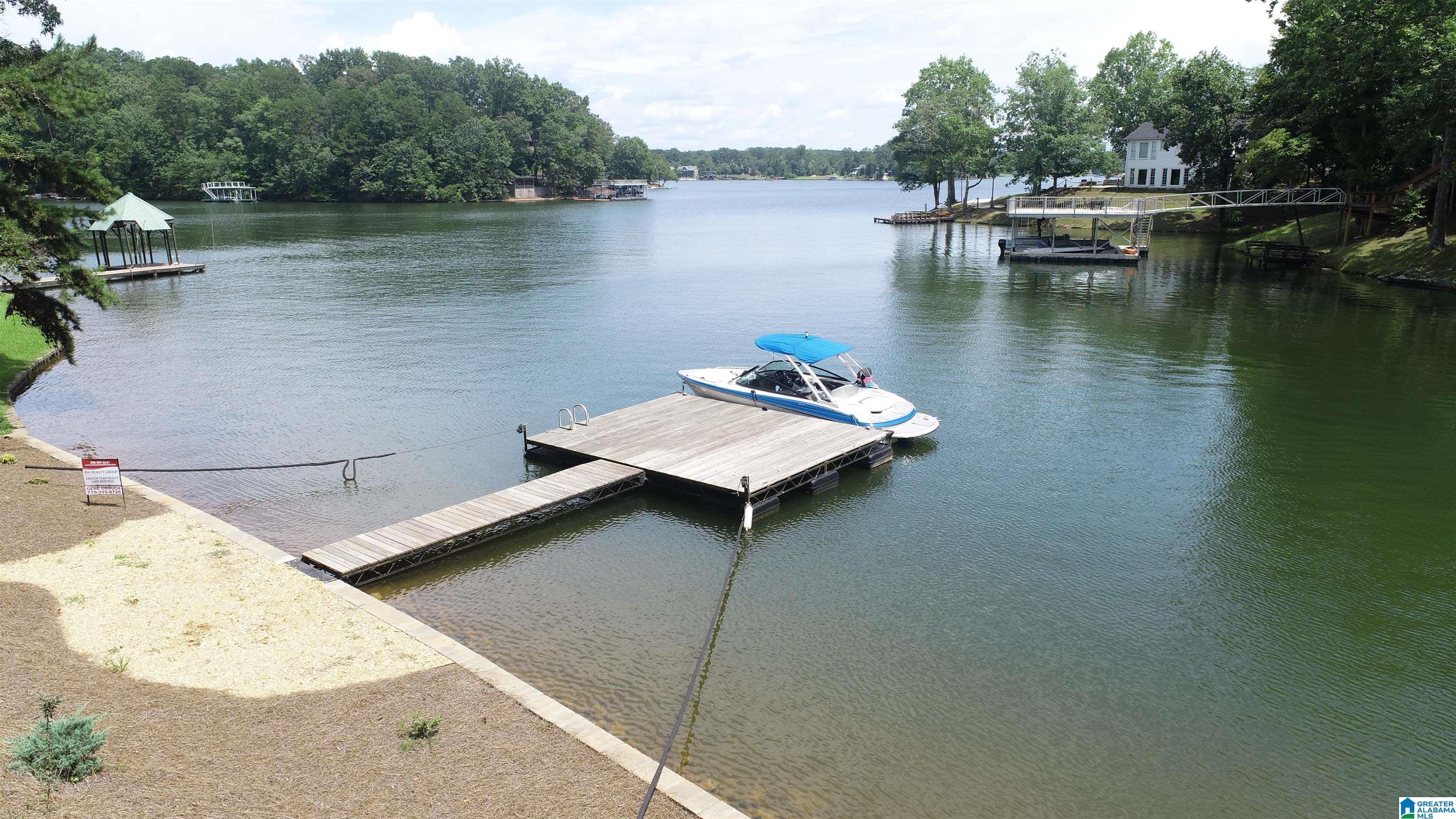 Image 3: DOCK AND COVE