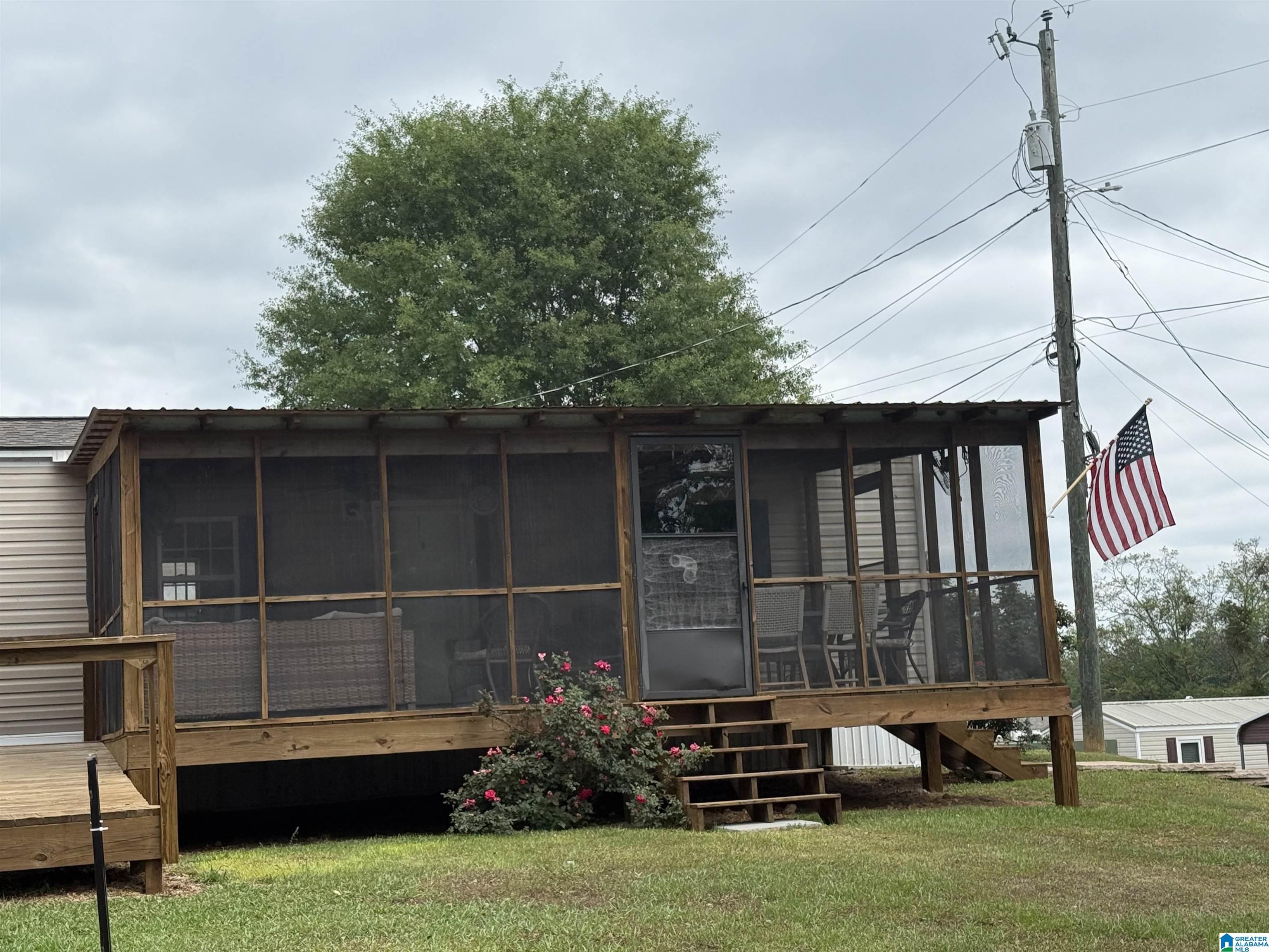 Image 3: Back Of Structure