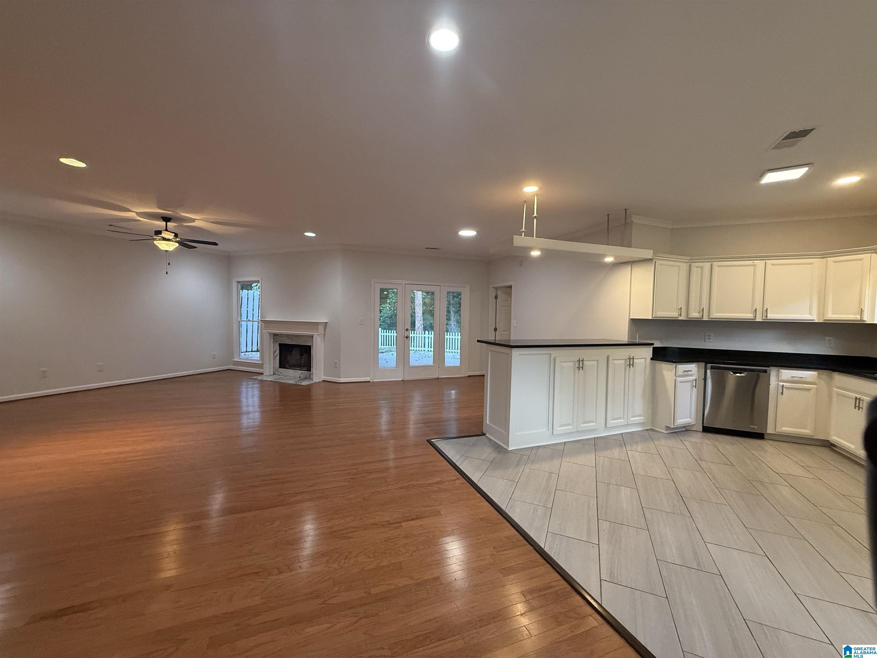 Image 2: Kitchen