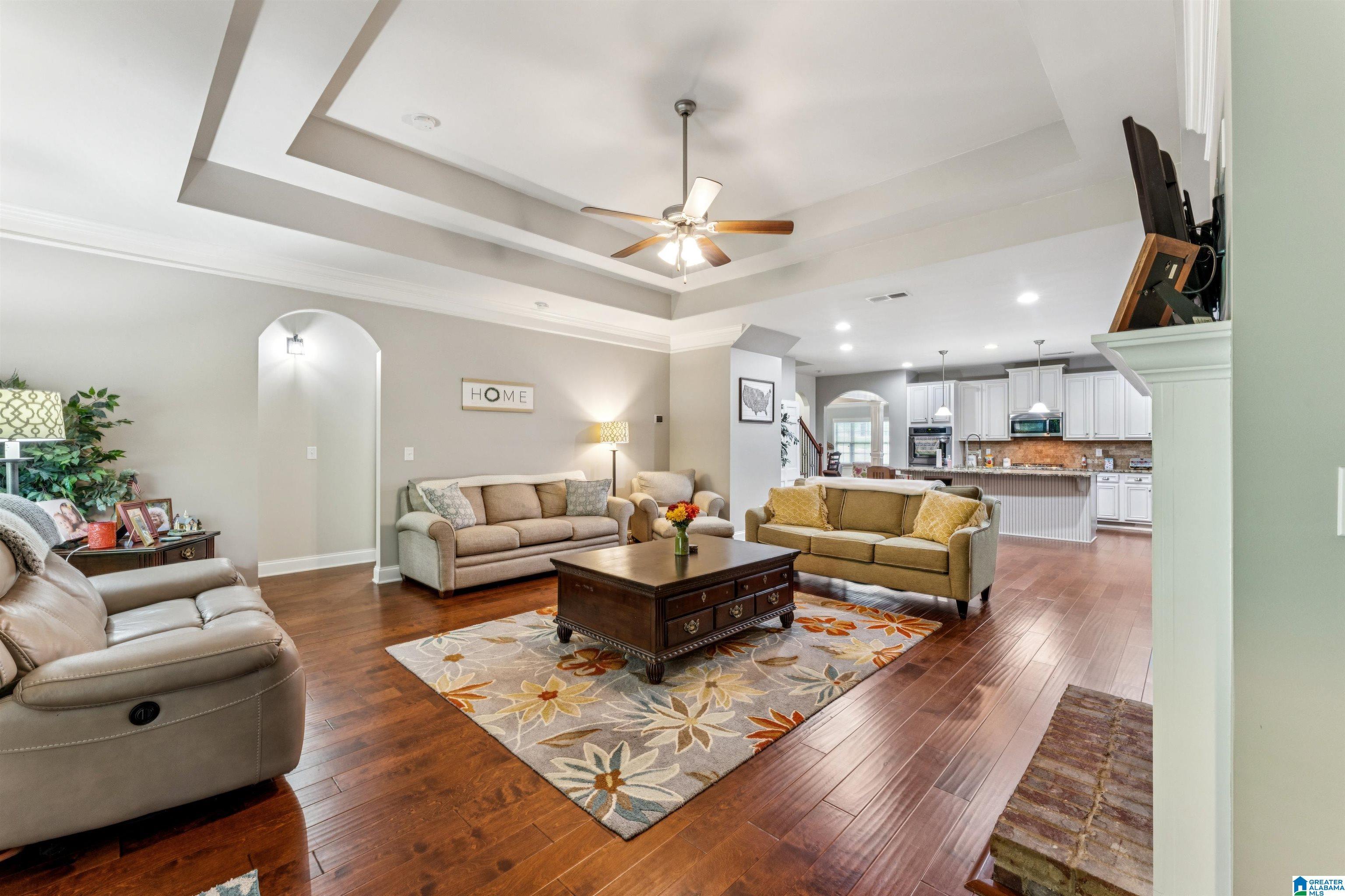 Image 2: Living Room