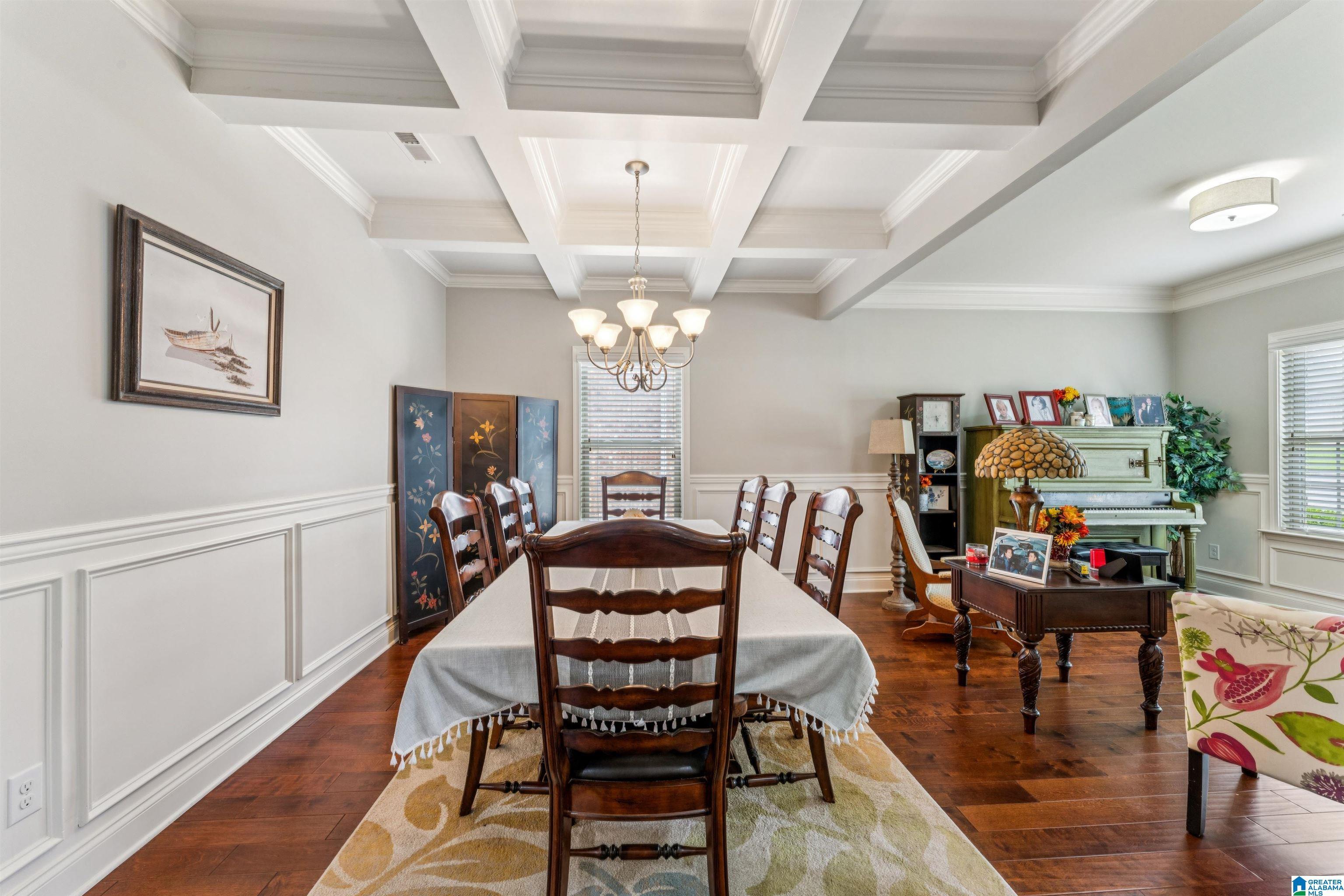 Image 4: Dining Area