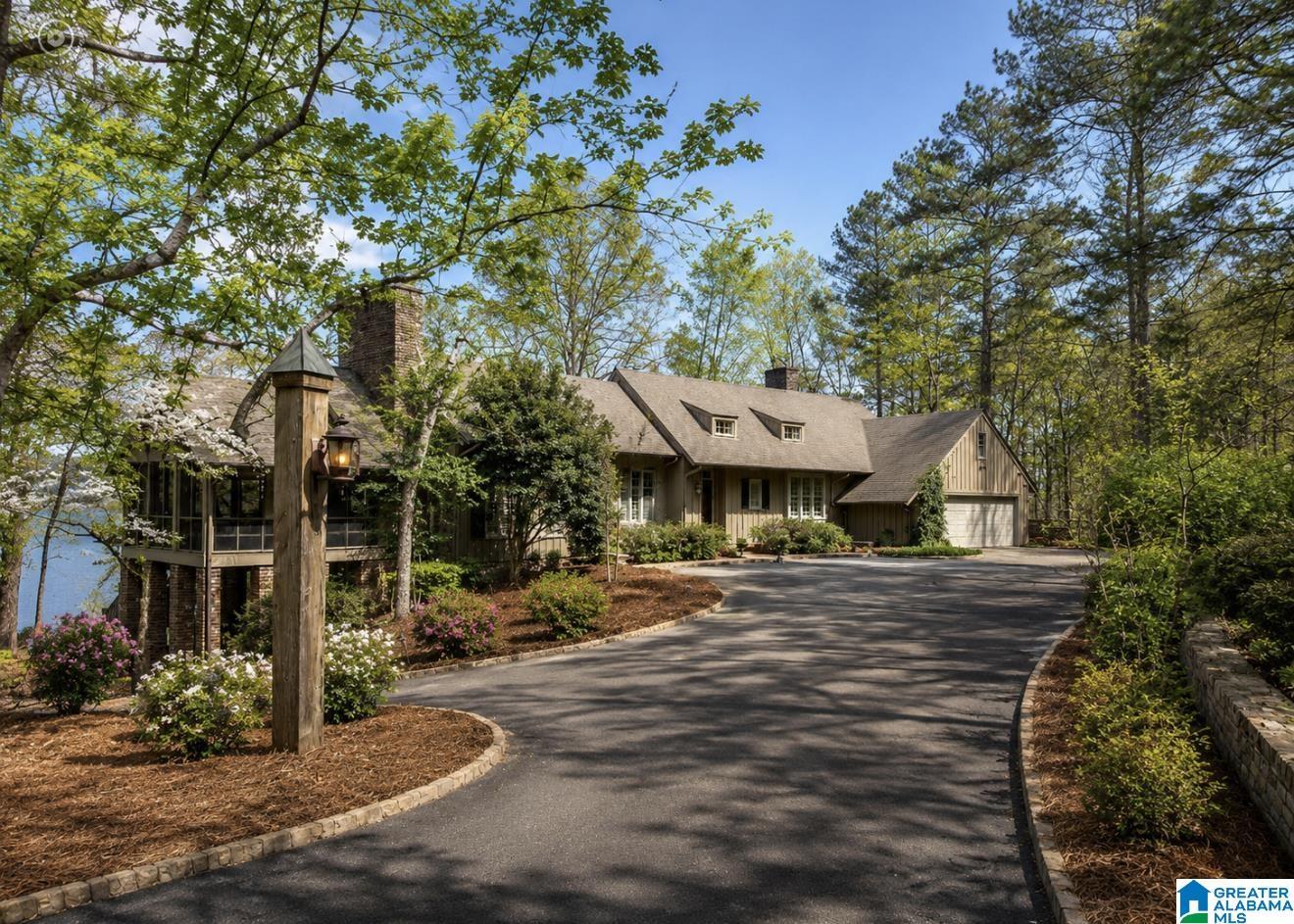 Image 4: Custom built home with timeless design