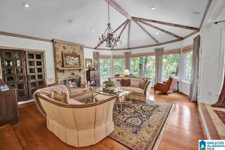 143 DEERWOOD LAKE DRIVE