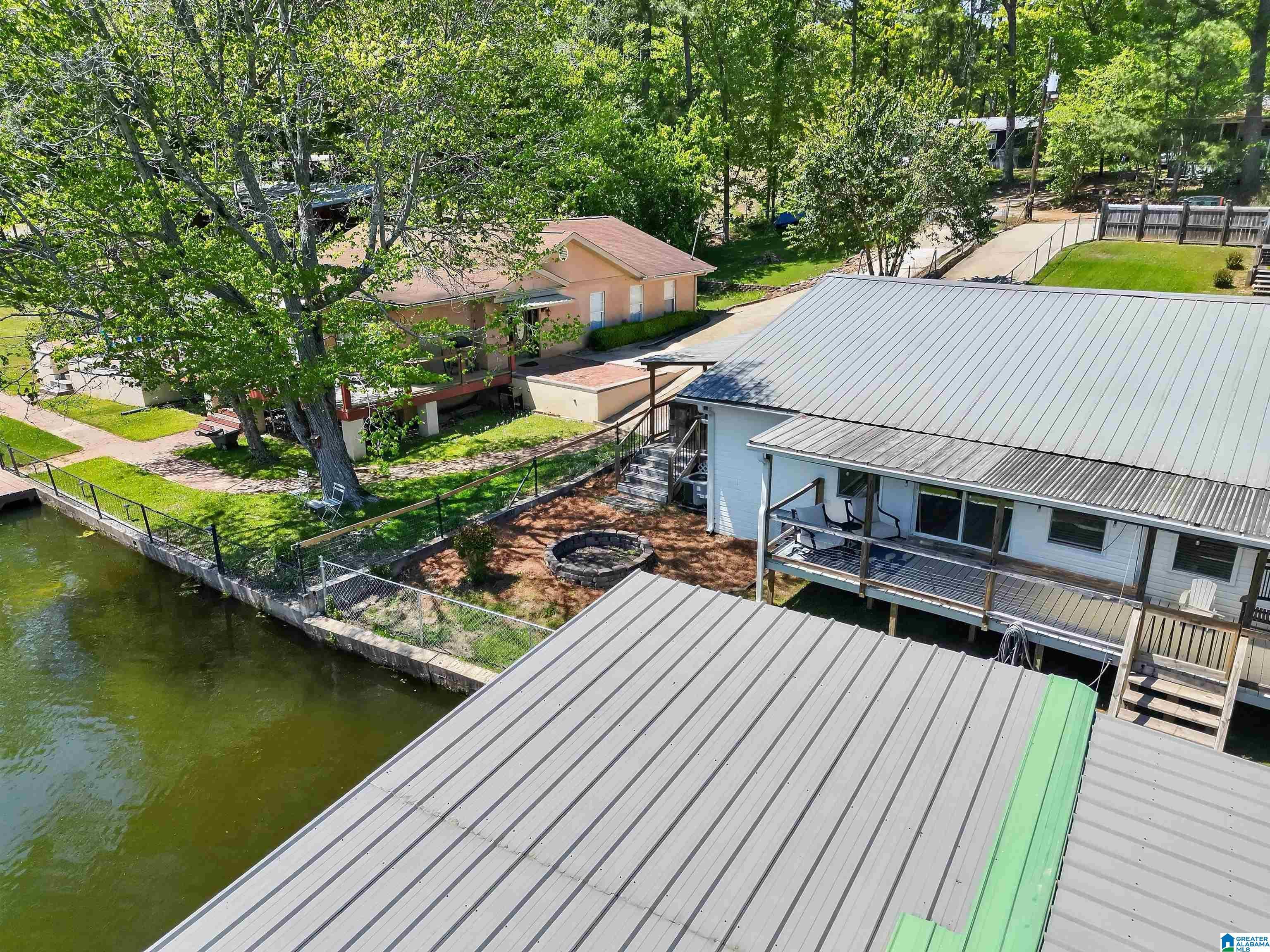Image 3: Dock