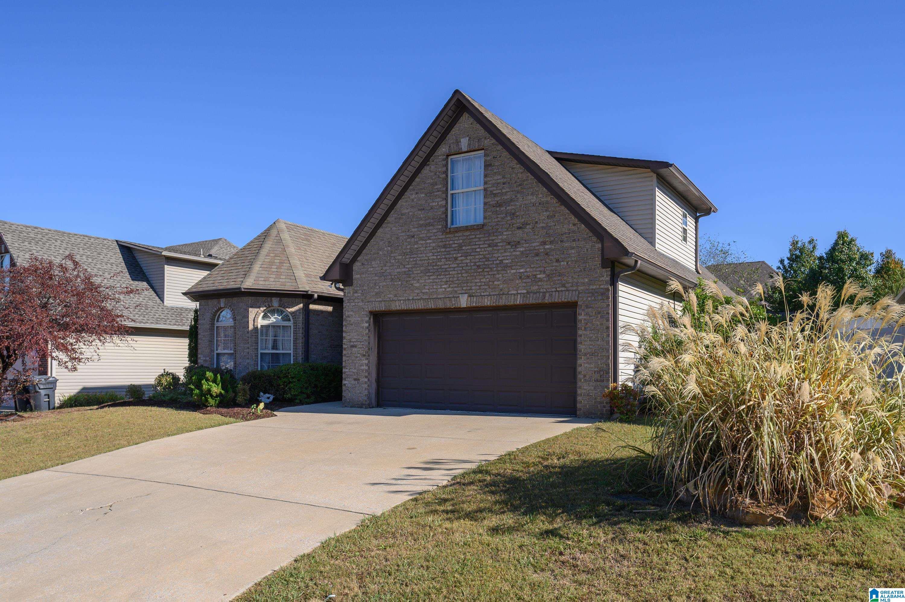 Image 3: Main Level 2 Car Garage