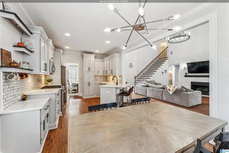 672 LAKE CREST DRIVE