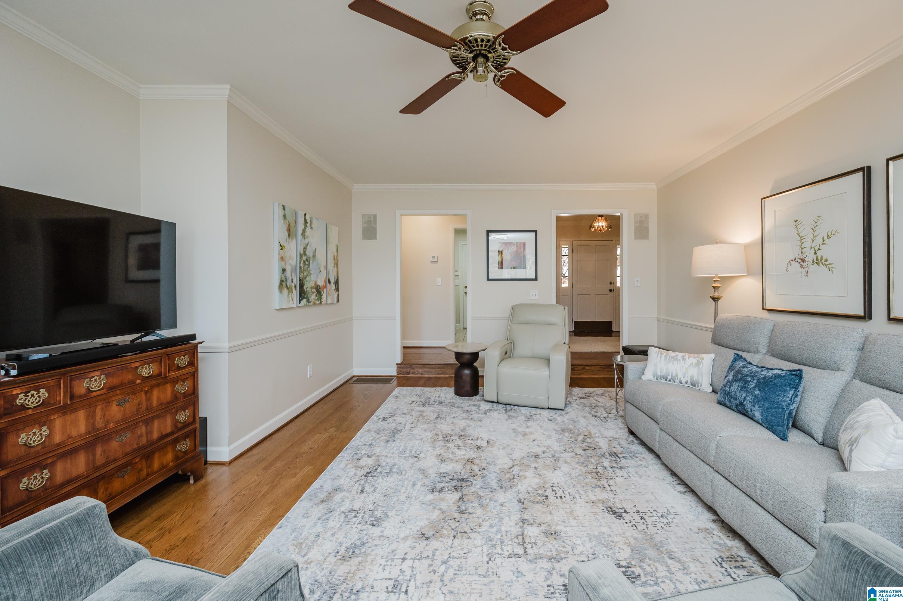 Image 2: Family room