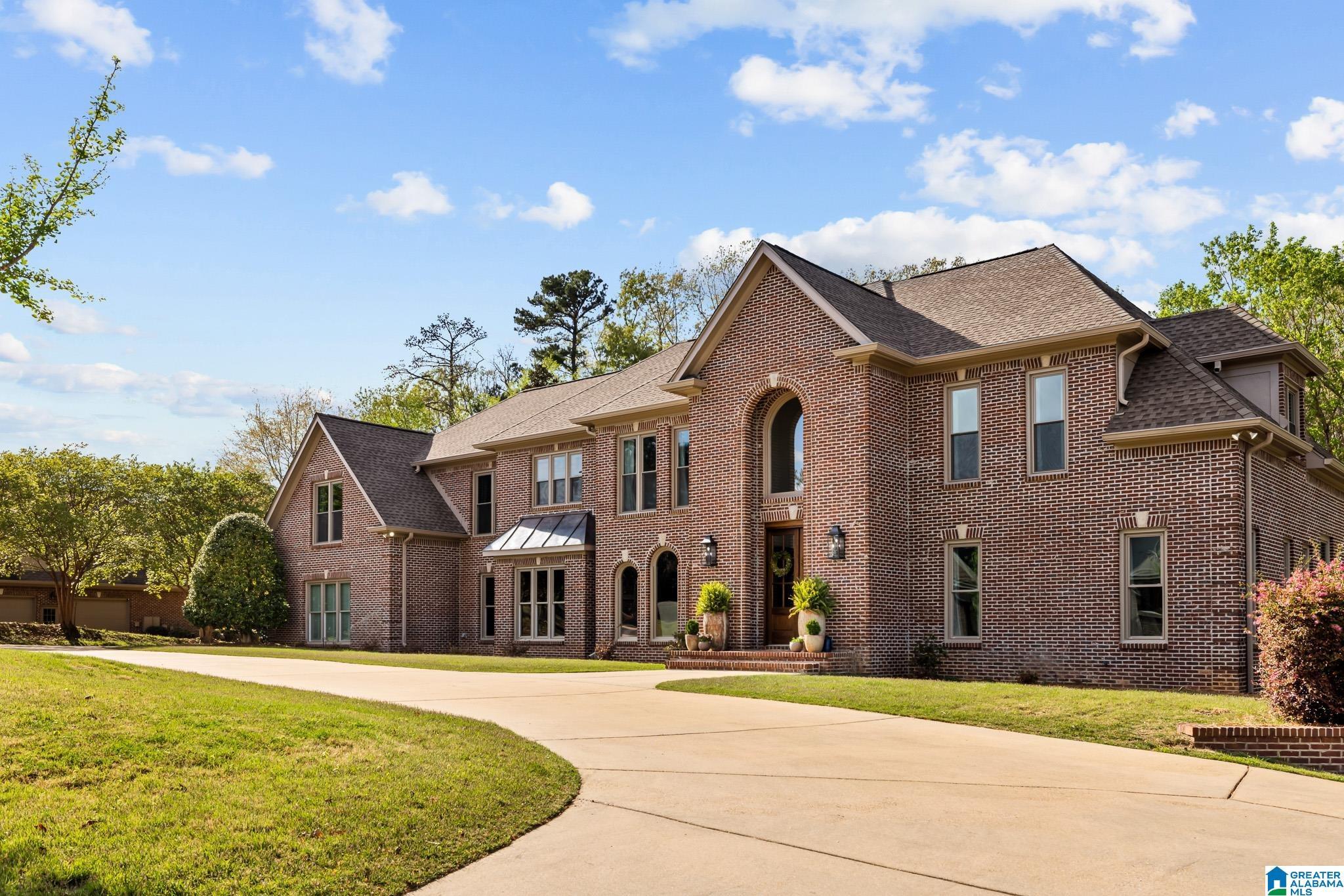 Image 4: Front Of Structure