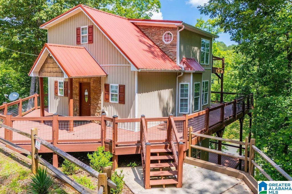 Image 1: WELL MAINTAINED HOME