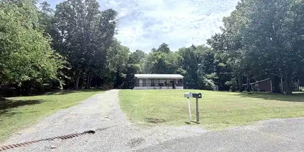 Image 4: Front Of Structure