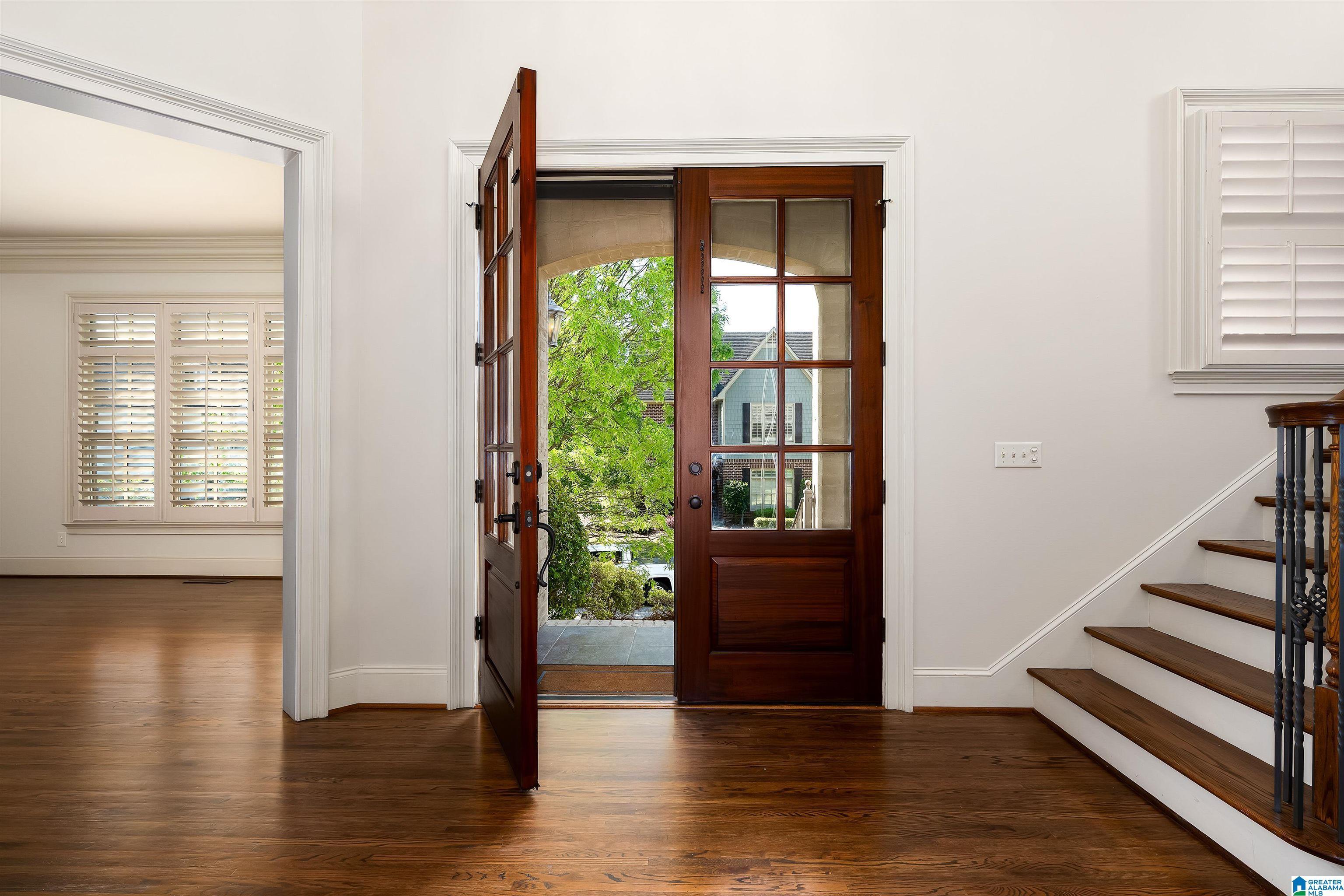 Image 3: Entrance Foyer