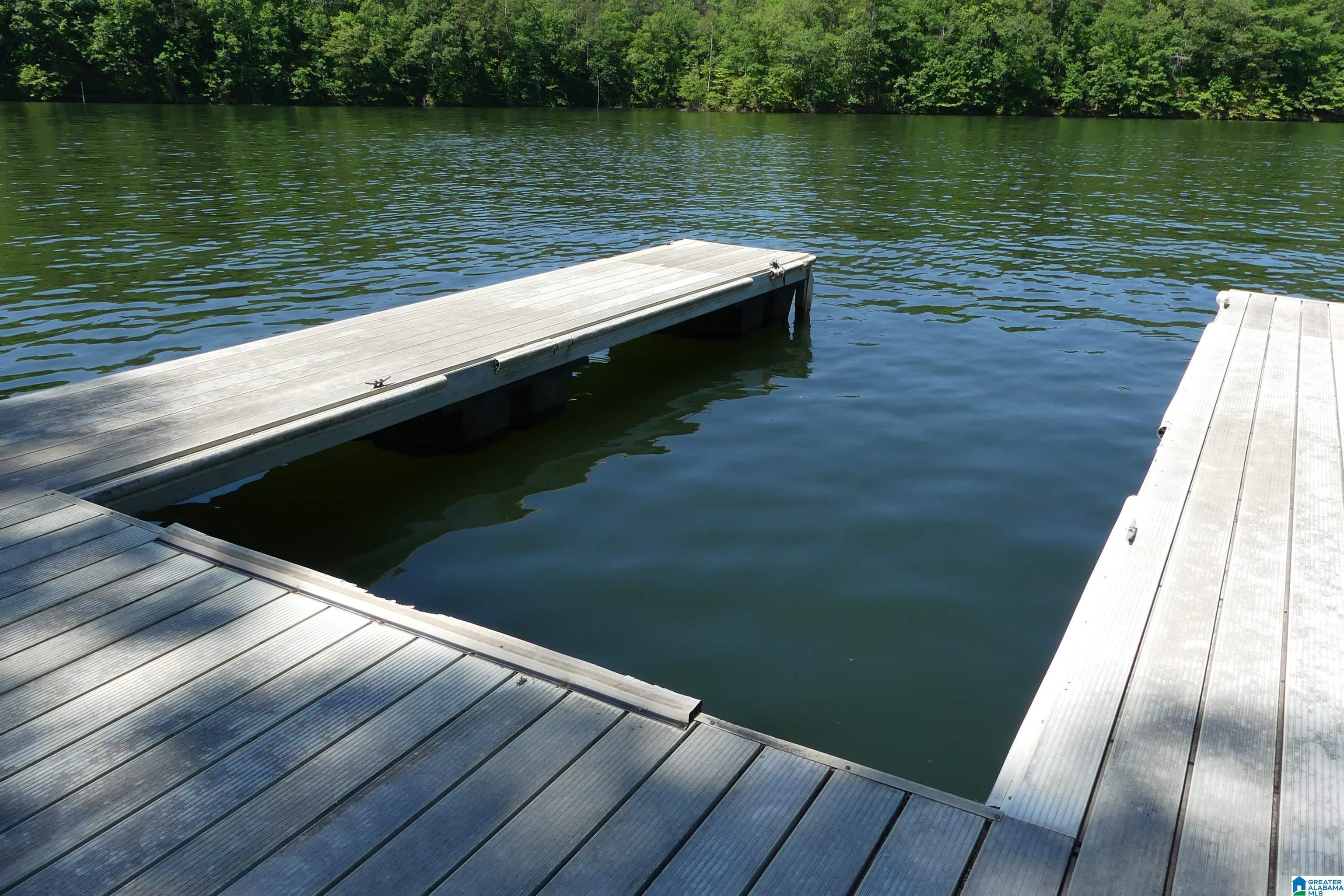Image 4: BOAT SLIP