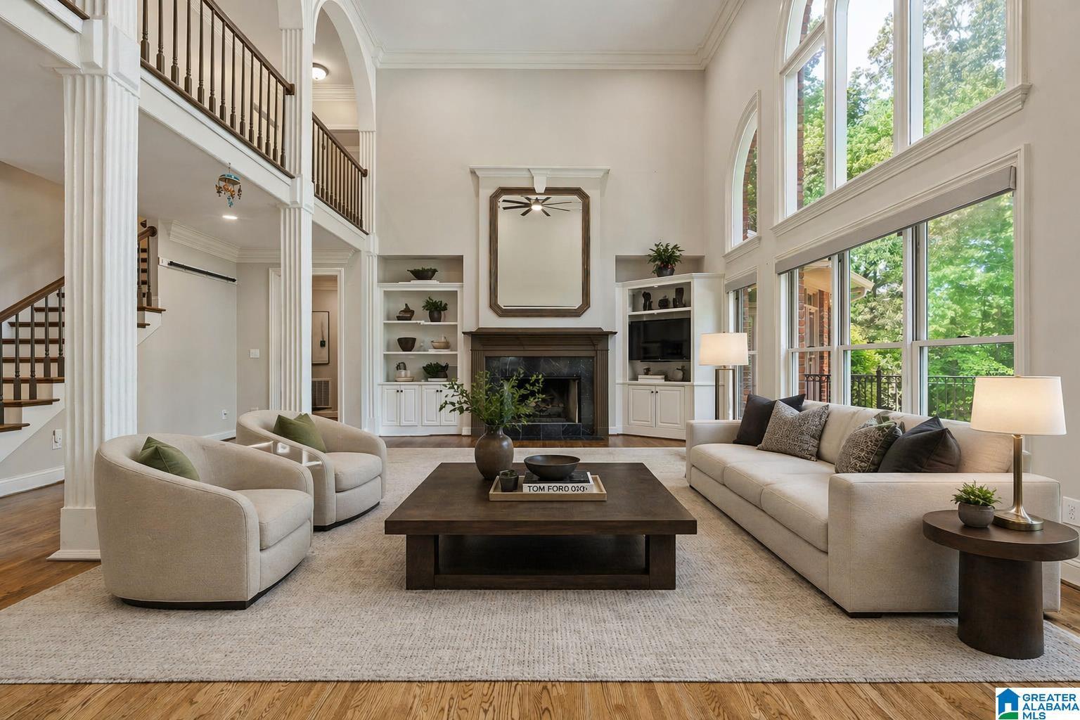 Image 2: Living Room