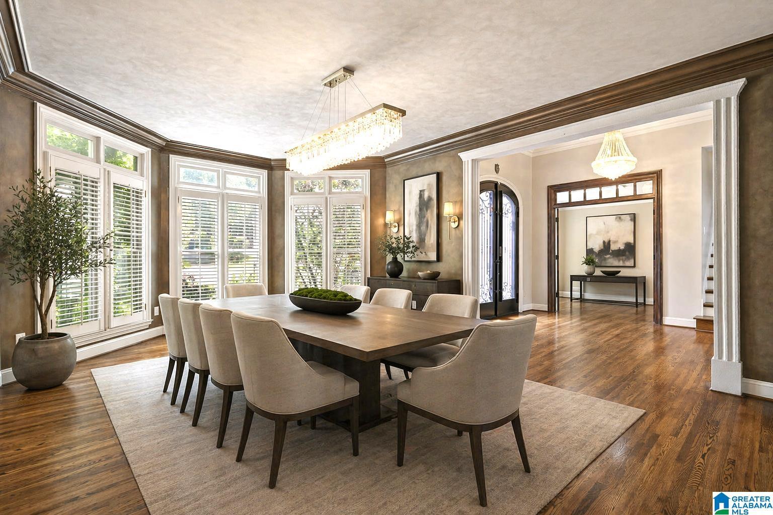 Image 3: Dining Area