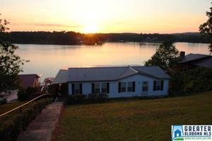 560 RIVER TERRACE DR