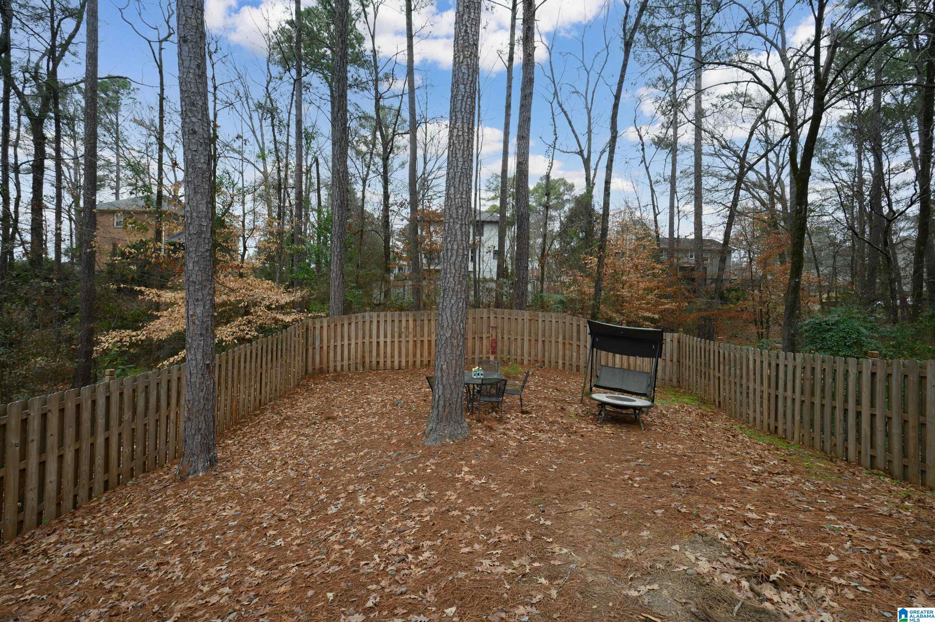 Image 2: FENCED, SHADED BACKYARD