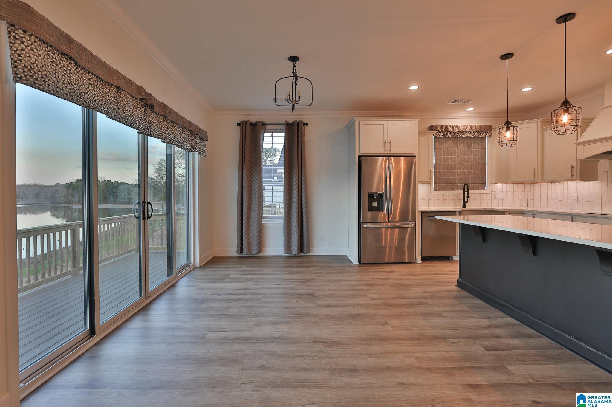 Image 3: Kitchen