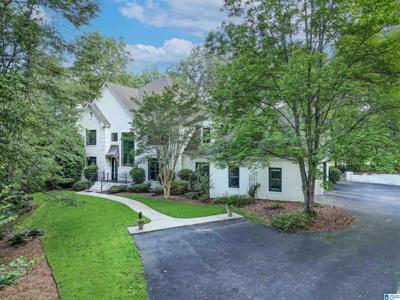518 CASTLEBRIDGE LANE