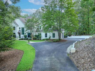 518 CASTLEBRIDGE LANE