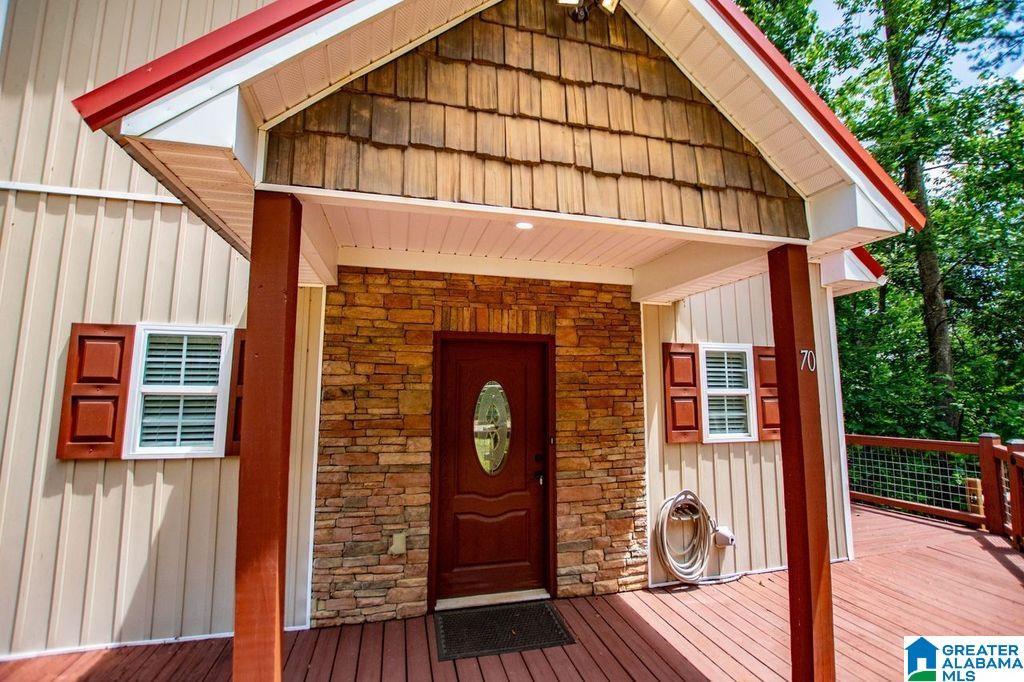 Image 3: COZY FRONT PORCH