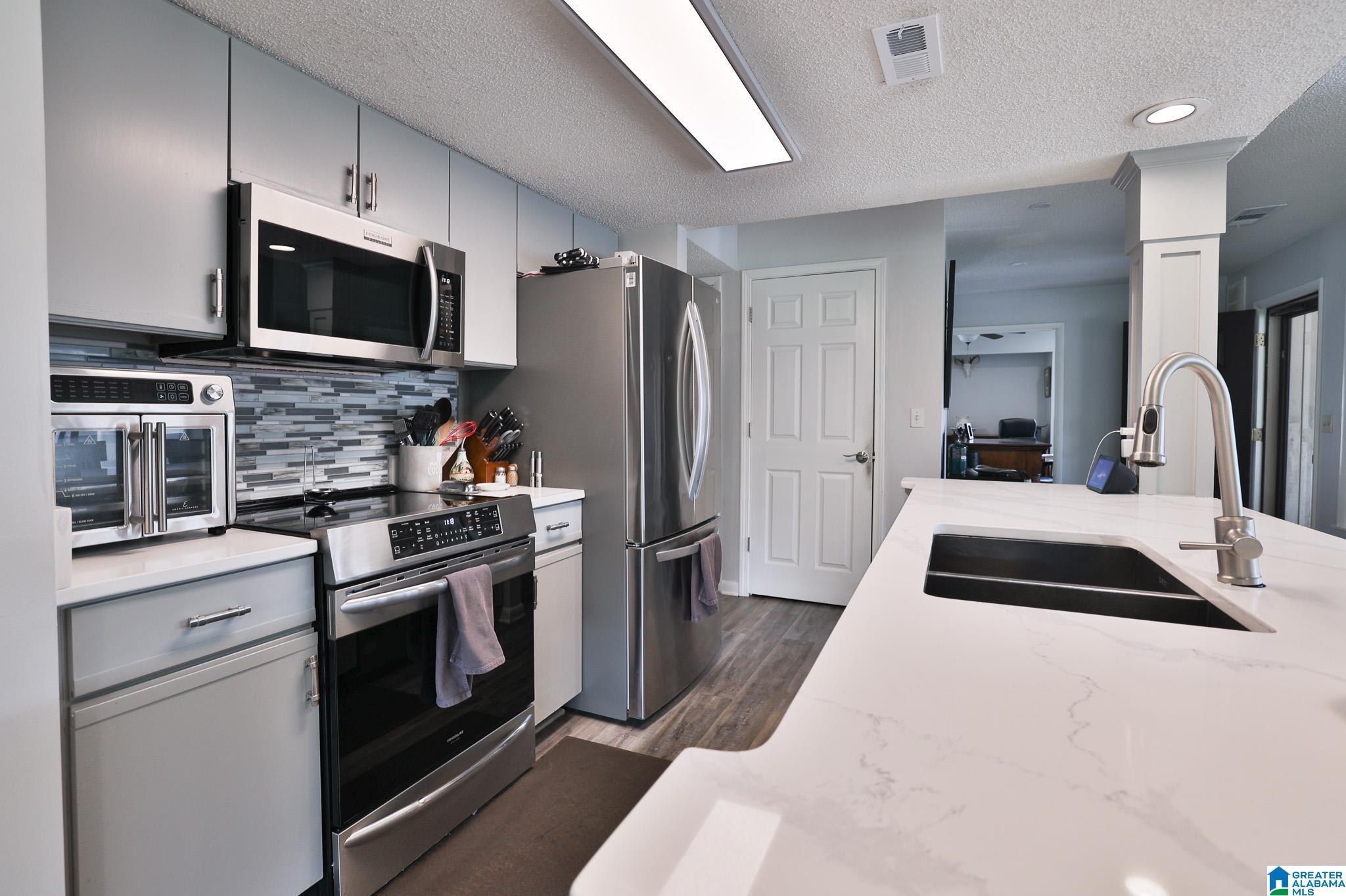 Image 3: Renovated kitchen