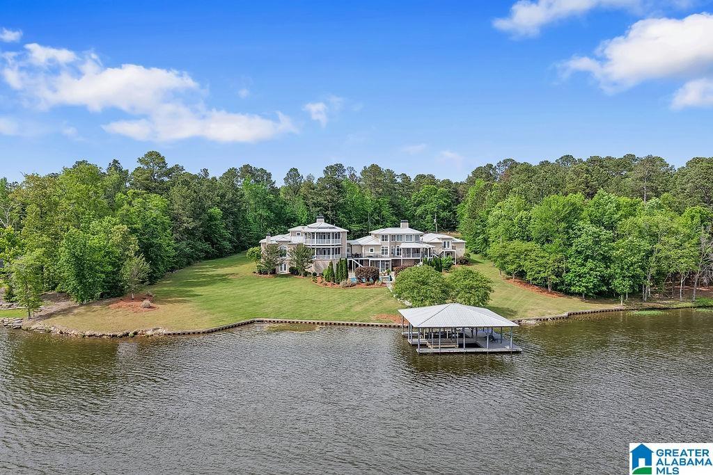 Image 2: Located in Beeswax Creek