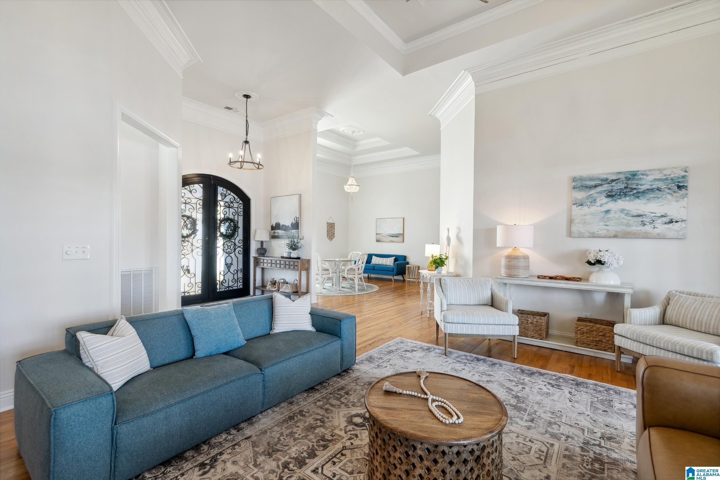 Image 3: Upstairs living space