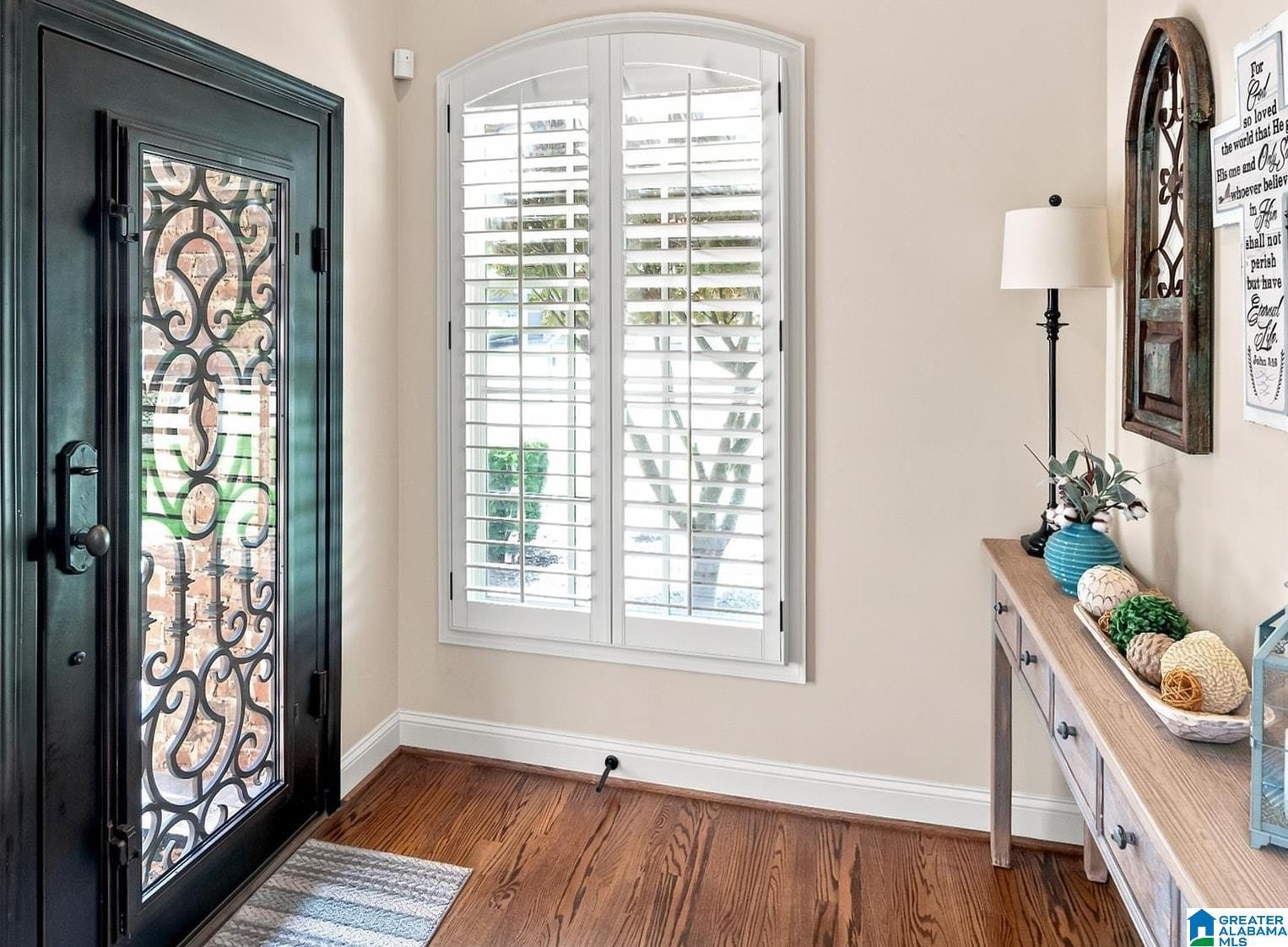 Image 4: Foyer Entrance With Estate Door