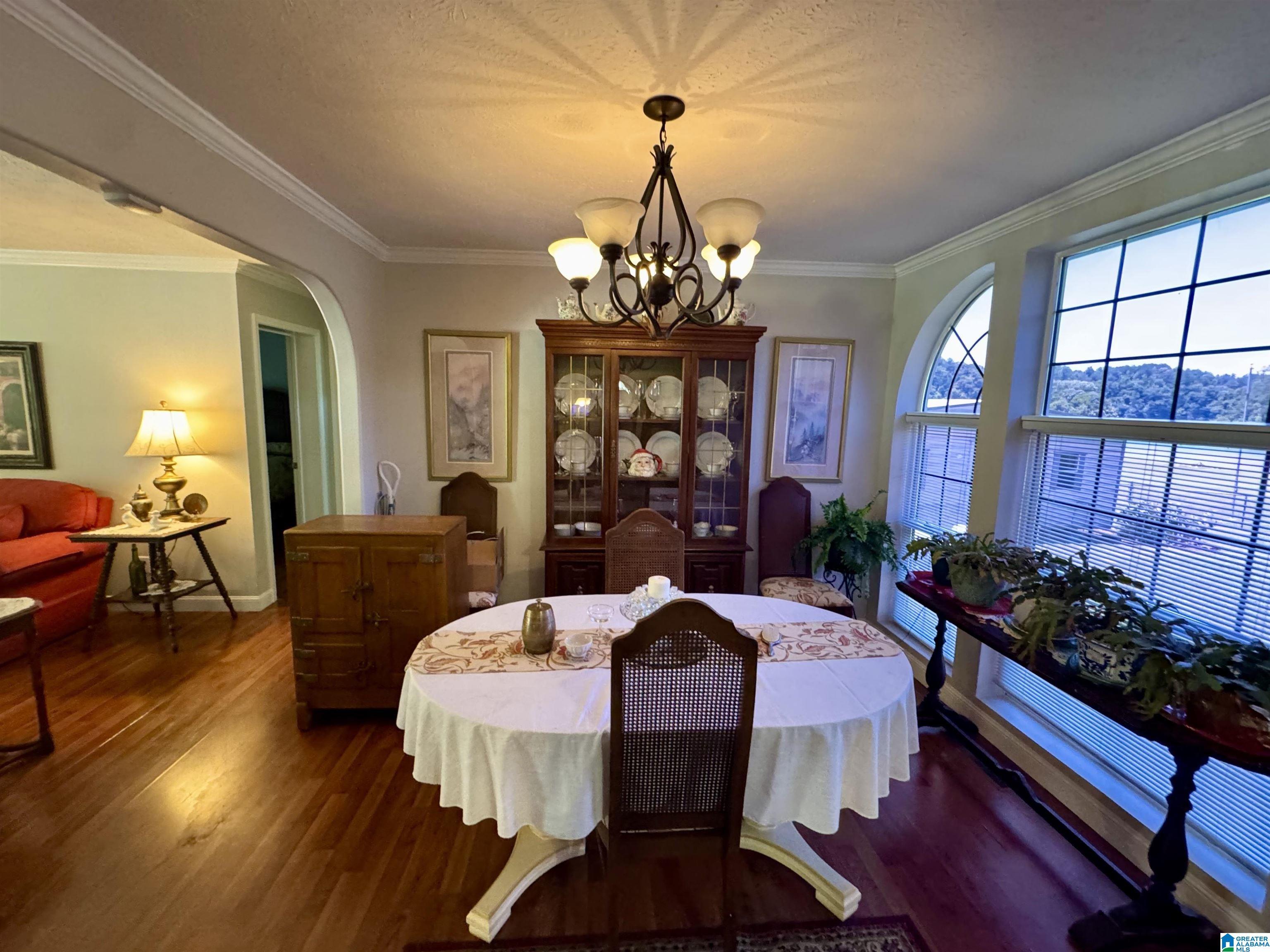 Image 2: Dining Area