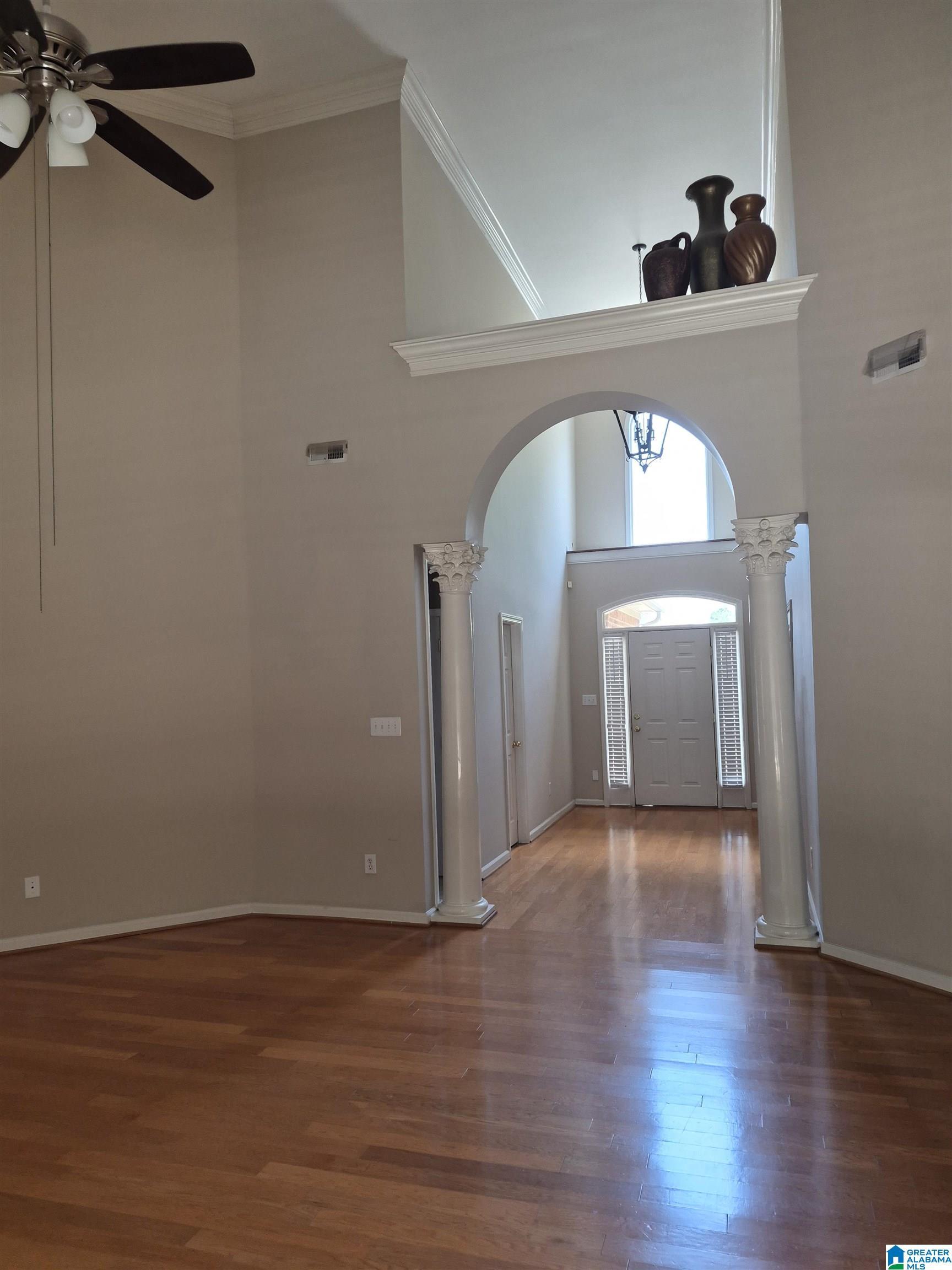 Image 4: Entrance Foyer
