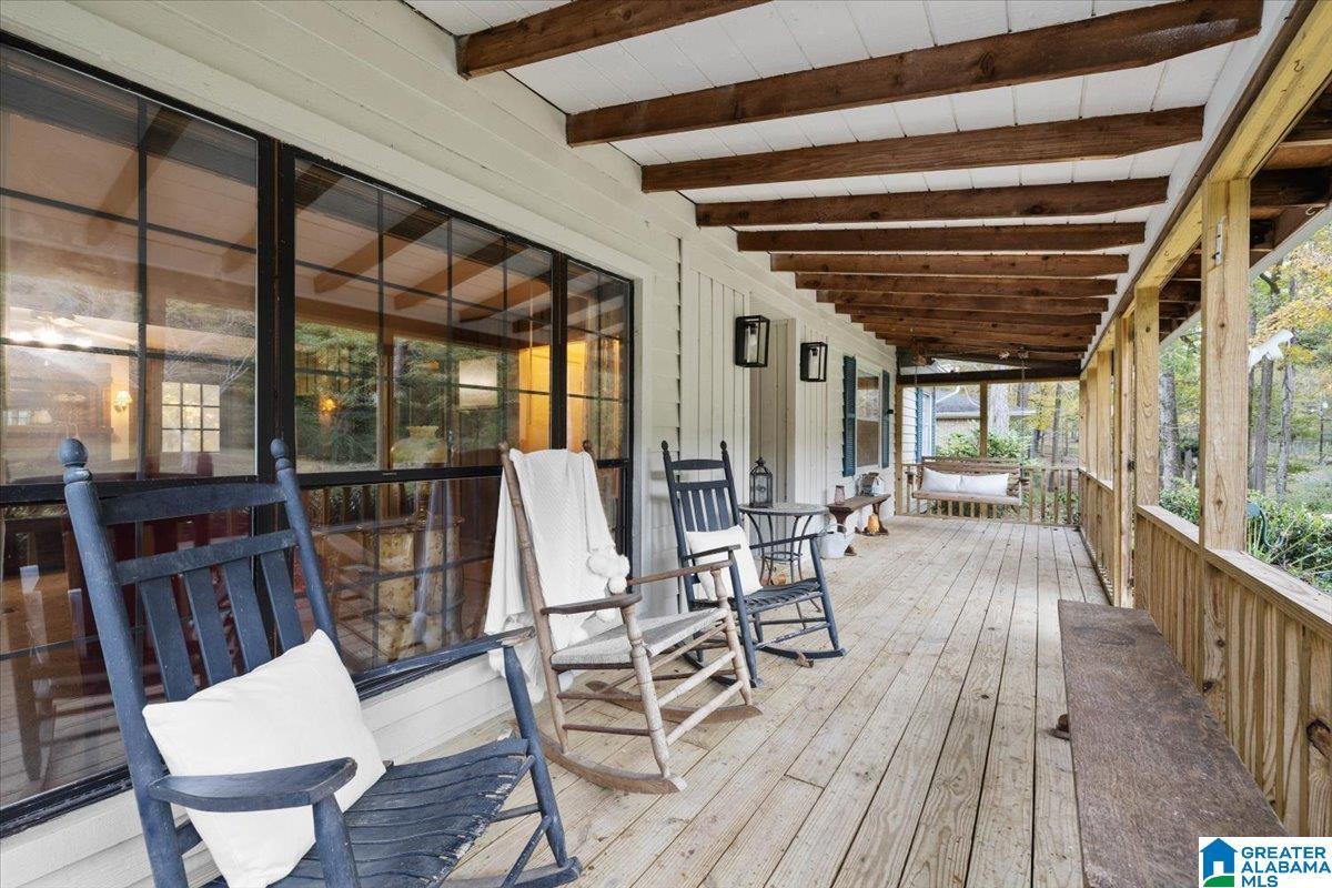 Image 4: Sprawling front porch