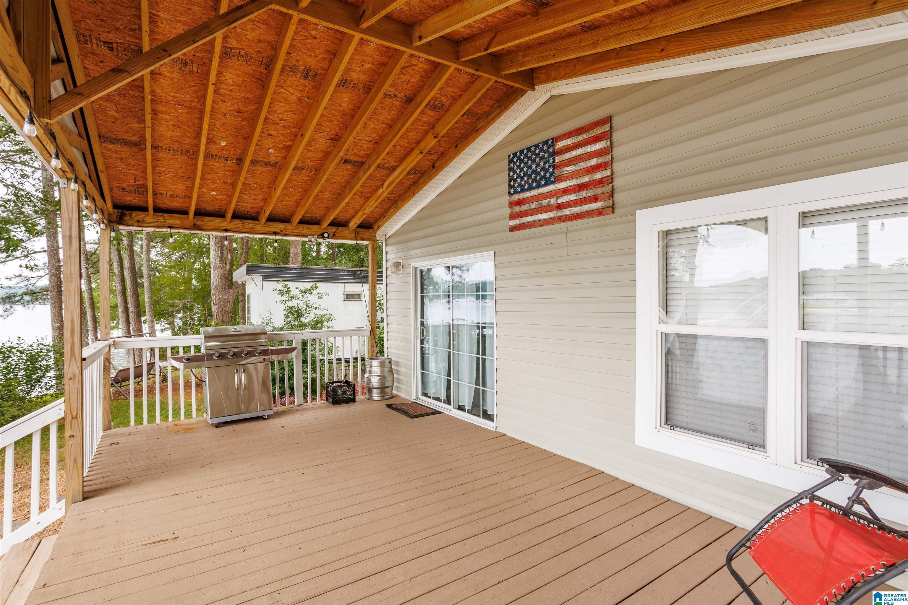 Image 2: Deck